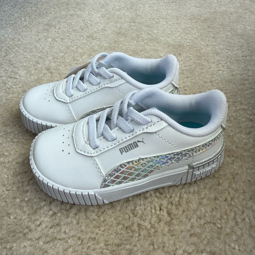 Puma Kids White and holographic Sneakers